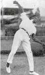 Eddie-Gilbert-bowling_1931.jpg